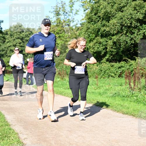 27.09.2026 - 35. Volkslauf durch das schöne Alstertal Dr. Thomas Lammeyer http://msf.ph/oto/10565491 27.09.2026 10:37:38 Laufen 3054, 3055 meine-sportfotos.de