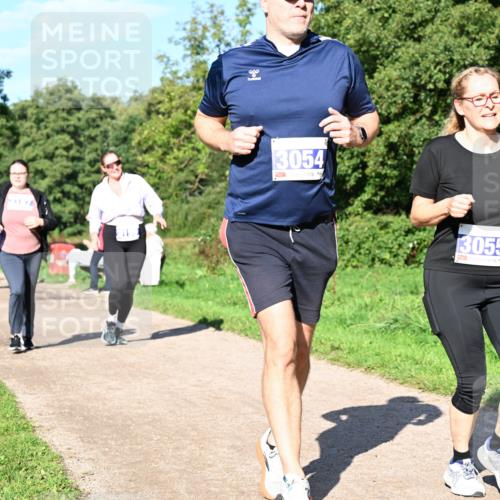 27.09.2026 - 35. Volkslauf durch das schöne Alstertal Dr. Thomas Lammeyer http://msf.ph/oto/10565503 27.09.2026 10:37:39 Laufen 3054, 3055 meine-sportfotos.de