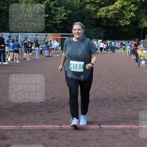 27.09.2026 - 35. Volkslauf durch das schöne Alstertal Strokosch-Dieckow http://msf.ph/oto/10565526 27.09.2026 11:10:38 Ziel 4181 meine-sportfotos.de