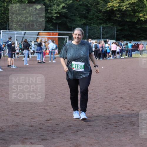 27.09.2026 - 35. Volkslauf durch das schöne Alstertal Strokosch-Dieckow http://msf.ph/oto/10565545 27.09.2026 11:10:36 Ziel 4181 meine-sportfotos.de