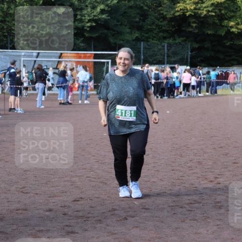 27.09.2026 - 35. Volkslauf durch das schöne Alstertal Strokosch-Dieckow http://msf.ph/oto/10565549 27.09.2026 11:10:36 Ziel 4181 meine-sportfotos.de
