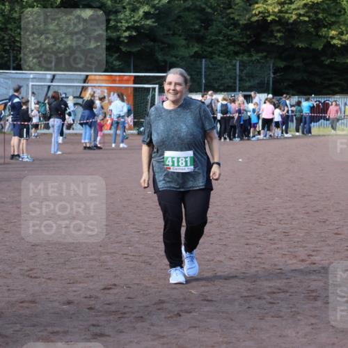 27.09.2026 - 35. Volkslauf durch das schöne Alstertal Strokosch-Dieckow http://msf.ph/oto/10565553 27.09.2026 11:10:36 Ziel 4181 meine-sportfotos.de