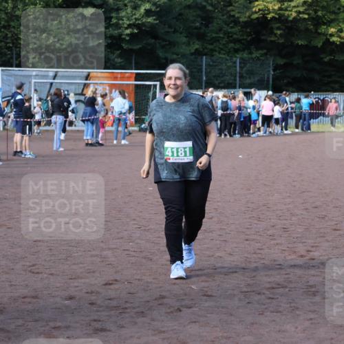 27.09.2026 - 35. Volkslauf durch das schöne Alstertal Strokosch-Dieckow http://msf.ph/oto/10565558 27.09.2026 11:10:36 Ziel 4181 meine-sportfotos.de