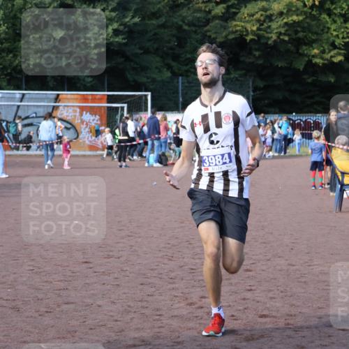 27.09.2026 - 35. Volkslauf durch das schöne Alstertal Strokosch-Dieckow http://msf.ph/oto/10565646 27.09.2026 11:09:06 Ziel 3984 meine-sportfotos.de
