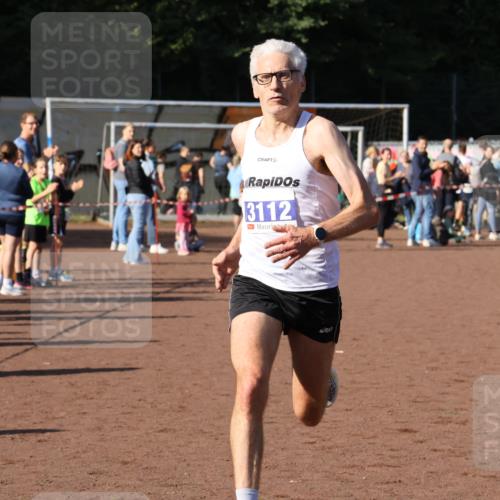 27.09.2026 - 35. Volkslauf durch das schöne Alstertal Strokosch-Dieckow http://msf.ph/oto/10565737 27.09.2026 11:08:16 Ziel 3112, 4112 meine-sportfotos.de