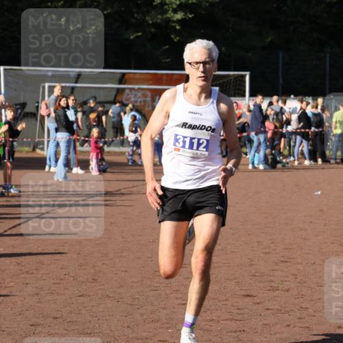 27.09.2026 - 35. Volkslauf durch das schöne Alstertal Strokosch-Dieckow http://msf.ph/oto/10565748 27.09.2026 11:08:16 Ziel 3112, 4112 meine-sportfotos.de