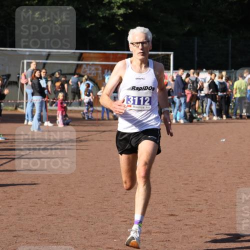 27.09.2026 - 35. Volkslauf durch das schöne Alstertal Strokosch-Dieckow http://msf.ph/oto/10565751 27.09.2026 11:08:16 Ziel 3112, 4112 meine-sportfotos.de