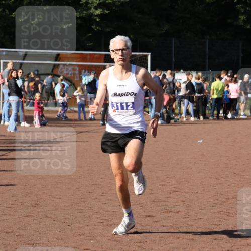27.09.2026 - 35. Volkslauf durch das schöne Alstertal Strokosch-Dieckow http://msf.ph/oto/10565759 27.09.2026 11:08:16 Ziel 3112, 4112 meine-sportfotos.de