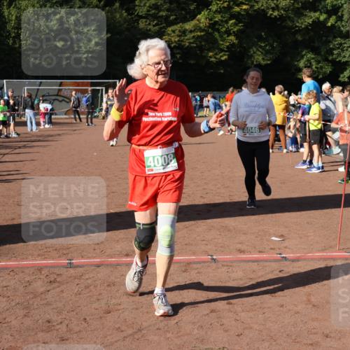 27.09.2026 - 35. Volkslauf durch das schöne Alstertal Strokosch-Dieckow http://msf.ph/oto/10565868 27.09.2026 11:07:21 Ziel 4008, 4045, 4046, 4184, 4194 meine-sportfotos.de
