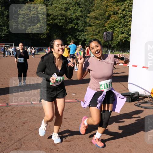 27.09.2026 - 35. Volkslauf durch das schöne Alstertal Strokosch-Dieckow http://msf.ph/oto/10566000 27.09.2026 11:06:08 Ziel 4171, 4172, 4210, 4222 meine-sportfotos.de