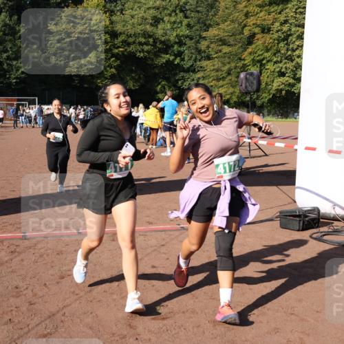 27.09.2026 - 35. Volkslauf durch das schöne Alstertal Strokosch-Dieckow http://msf.ph/oto/10566011 27.09.2026 11:06:08 Ziel 4171, 4172, 4210, 4222 meine-sportfotos.de