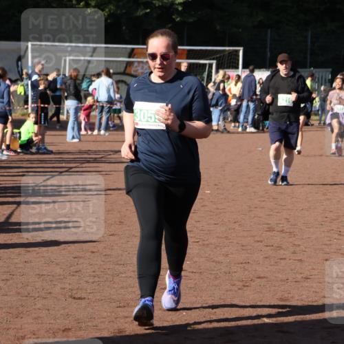27.09.2026 - 35. Volkslauf durch das schöne Alstertal Strokosch-Dieckow http://msf.ph/oto/10566072 27.09.2026 11:06:00 Ziel 3059, 4171, 4172, 4210, 4222 meine-sportfotos.de