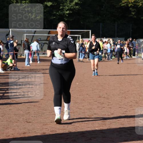 27.09.2026 - 35. Volkslauf durch das schöne Alstertal Strokosch-Dieckow http://msf.ph/oto/10566142 27.09.2026 11:05:47 Ziel 4090, 4170, 4955 meine-sportfotos.de