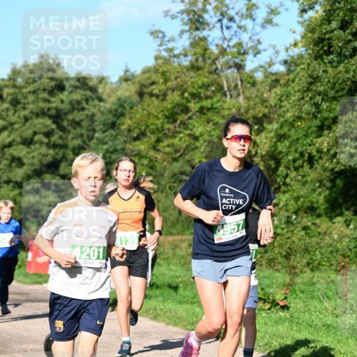 27.09.2026 - 35. Volkslauf durch das schöne Alstertal Dr. Thomas Lammeyer http://msf.ph/oto/10566183 27.09.2026 10:39:30 Laufen 4201, 4139, 4957 meine-sportfotos.de