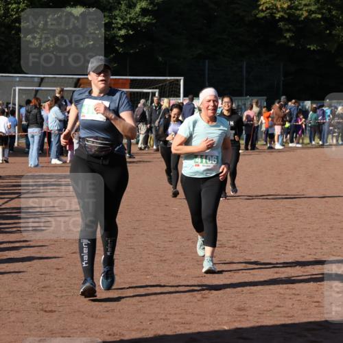 27.09.2026 - 35. Volkslauf durch das schöne Alstertal Strokosch-Dieckow http://msf.ph/oto/10566379 27.09.2026 11:04:47 Ziel 4106, 4147, 4157, 4178, 4954 meine-sportfotos.de