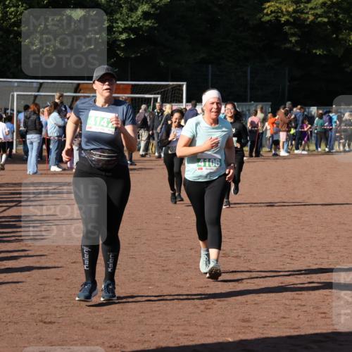 27.09.2026 - 35. Volkslauf durch das schöne Alstertal Strokosch-Dieckow http://msf.ph/oto/10566384 27.09.2026 11:04:47 Ziel 4106, 4147, 4157, 4178, 4954 meine-sportfotos.de