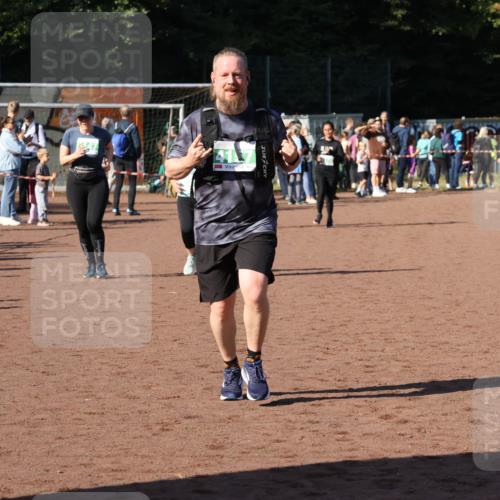 27.09.2026 - 35. Volkslauf durch das schöne Alstertal Strokosch-Dieckow http://msf.ph/oto/10566422 27.09.2026 11:04:42 Ziel 4106, 4146, 4147, 4157, 4178 meine-sportfotos.de