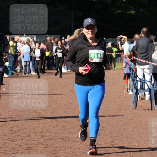 27.09.2026 - 35. Volkslauf durch das schöne Alstertal Strokosch-Dieckow http://msf.ph/oto/10566442 27.09.2026 11:04:39 Ziel 4146, 4157 meine-sportfotos.de