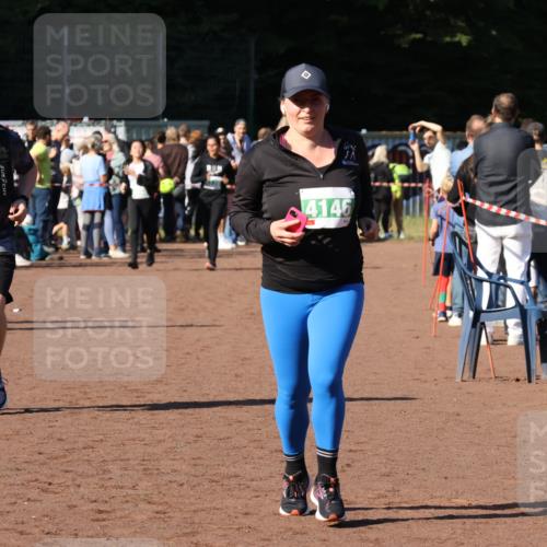 27.09.2026 - 35. Volkslauf durch das schöne Alstertal Strokosch-Dieckow http://msf.ph/oto/10566451 27.09.2026 11:04:39 Ziel 4146, 4157 meine-sportfotos.de