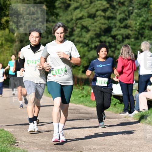 27.09.2026 - 35. Volkslauf durch das schöne Alstertal Dr. Thomas Lammeyer http://msf.ph/oto/10566494 27.09.2026 10:40:22 Laufen 4221, 4142, 3, 4187 meine-sportfotos.de