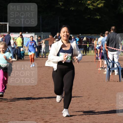 27.09.2026 - 35. Volkslauf durch das schöne Alstertal Strokosch-Dieckow http://msf.ph/oto/10566610 27.09.2026 11:03:44 Ziel 4135, 4212, 4950 meine-sportfotos.de