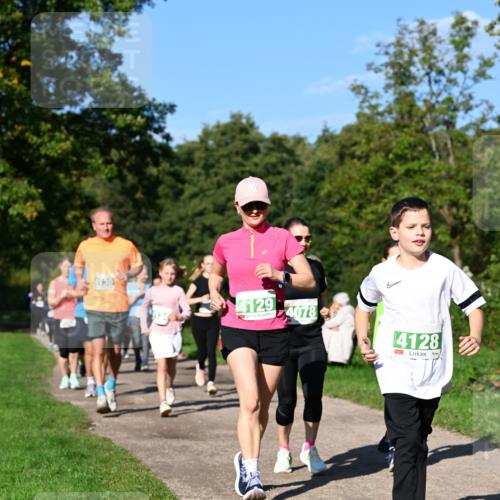 27.09.2026 - 35. Volkslauf durch das schöne Alstertal Dr. Thomas Lammeyer http://msf.ph/oto/10566758 27.09.2026 10:41:10 Laufen 130, 4129, 4078, 4128 meine-sportfotos.de