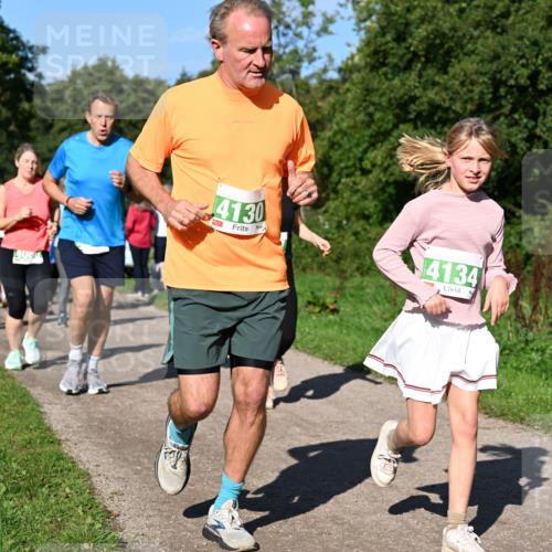 27.09.2026 - 35. Volkslauf durch das schöne Alstertal Dr. Thomas Lammeyer http://msf.ph/oto/10566774 27.09.2026 10:41:14 Laufen 4084, 4130, 4134 meine-sportfotos.de