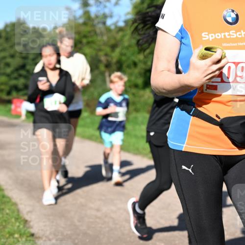 27.09.2026 - 35. Volkslauf durch das schöne Alstertal Dr. Thomas Lammeyer http://msf.ph/oto/10567020 27.09.2026 10:41:51 Laufen 093 meine-sportfotos.de