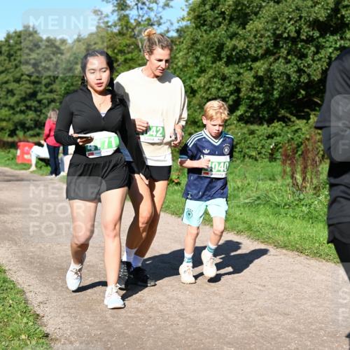 27.09.2026 - 35. Volkslauf durch das schöne Alstertal Dr. Thomas Lammeyer http://msf.ph/oto/10567023 27.09.2026 10:41:51 Laufen 71, 42, 040 meine-sportfotos.de