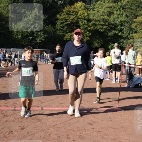 27.09.2026 - 35. Volkslauf durch das schöne Alstertal Strokosch-Dieckow http://msf.ph/oto/10567044 27.09.2026 11:02:23 Ziel 4088, 4217, 4218, 4219, 4226 meine-sportfotos.de