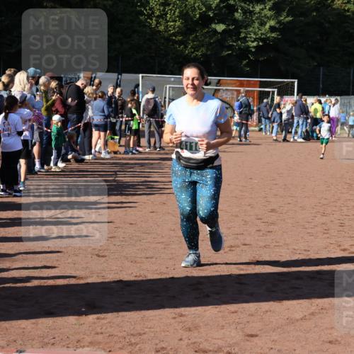 27.09.2026 - 35. Volkslauf durch das schöne Alstertal Strokosch-Dieckow http://msf.ph/oto/10567072 27.09.2026 11:02:12 Ziel 4062, 4110, 4217 meine-sportfotos.de