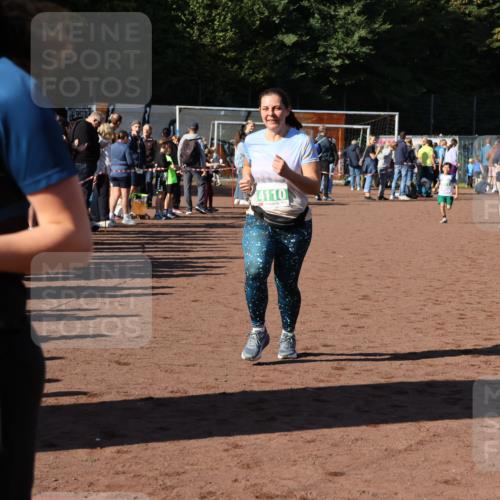 27.09.2026 - 35. Volkslauf durch das schöne Alstertal Strokosch-Dieckow http://msf.ph/oto/10567091 27.09.2026 11:02:12 Ziel 4062, 4110, 4217 meine-sportfotos.de