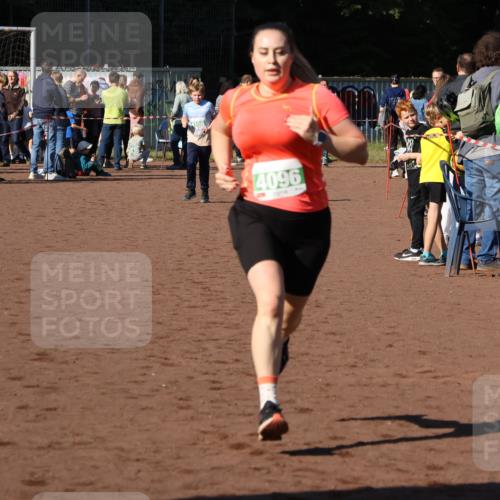 27.09.2026 - 35. Volkslauf durch das schöne Alstertal Strokosch-Dieckow http://msf.ph/oto/10567182 27.09.2026 11:01:55 Ziel 4096, 4211 meine-sportfotos.de
