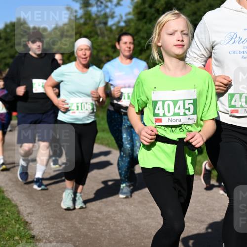 27.09.2026 - 35. Volkslauf durch das schöne Alstertal Dr. Thomas Lammeyer http://msf.ph/oto/10567228 27.09.2026 10:42:17 Laufen 4106, 1982, 4045, 4046 meine-sportfotos.de
