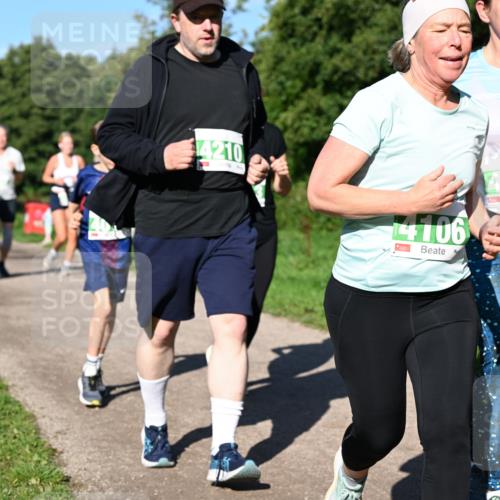 27.09.2026 - 35. Volkslauf durch das schöne Alstertal Dr. Thomas Lammeyer http://msf.ph/oto/10567240 27.09.2026 10:42:18 Laufen 4210, 4106, 4110 meine-sportfotos.de