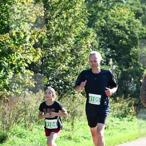 27.09.2026 - 35. Volkslauf durch das schöne Alstertal Dr. Thomas Lammeyer http://msf.ph/oto/10567895 27.09.2026 10:49:20 Laufen 4104, 4105 meine-sportfotos.de