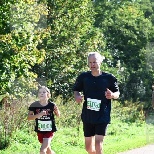 27.09.2026 - 35. Volkslauf durch das schöne Alstertal Dr. Thomas Lammeyer http://msf.ph/oto/10567896 27.09.2026 10:49:20 Laufen 4104, 4105 meine-sportfotos.de
