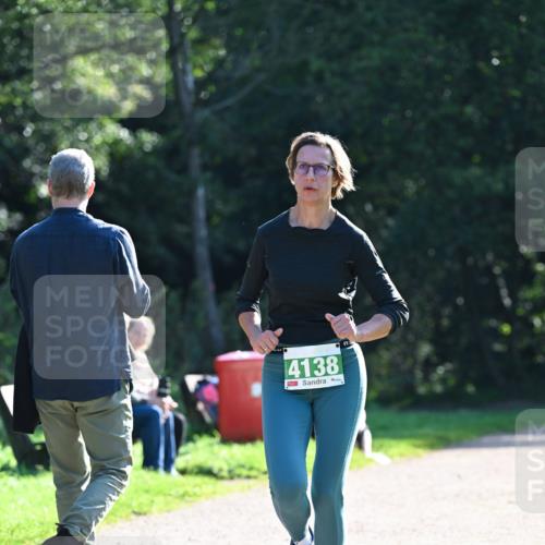27.09.2026 - 35. Volkslauf durch das schöne Alstertal Dr. Thomas Lammeyer http://msf.ph/oto/10568131 27.09.2026 10:50:59 Laufen 4138 meine-sportfotos.de