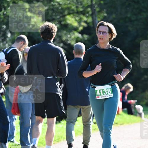 27.09.2026 - 35. Volkslauf durch das schöne Alstertal Dr. Thomas Lammeyer http://msf.ph/oto/10568135 27.09.2026 10:50:59 Laufen 4138 meine-sportfotos.de