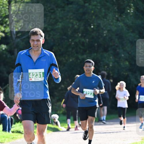 27.09.2026 - 35. Volkslauf durch das schöne Alstertal Dr. Thomas Lammeyer http://msf.ph/oto/10568212 27.09.2026 10:51:20 Laufen 4231, 4223 meine-sportfotos.de