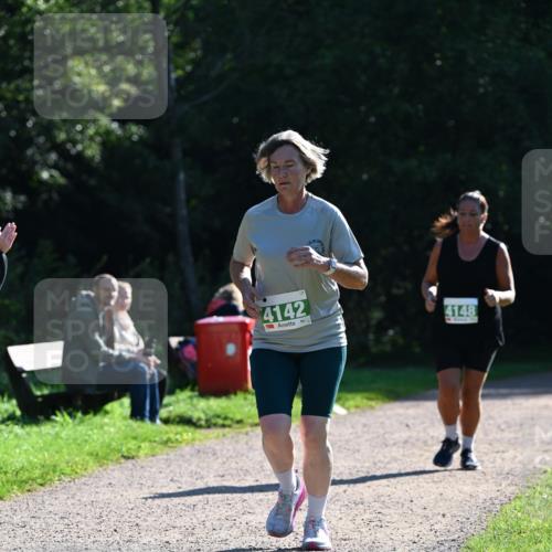 27.09.2026 - 35. Volkslauf durch das schöne Alstertal Dr. Thomas Lammeyer http://msf.ph/oto/10568281 27.09.2026 10:51:34 Laufen 4142, 4148 meine-sportfotos.de