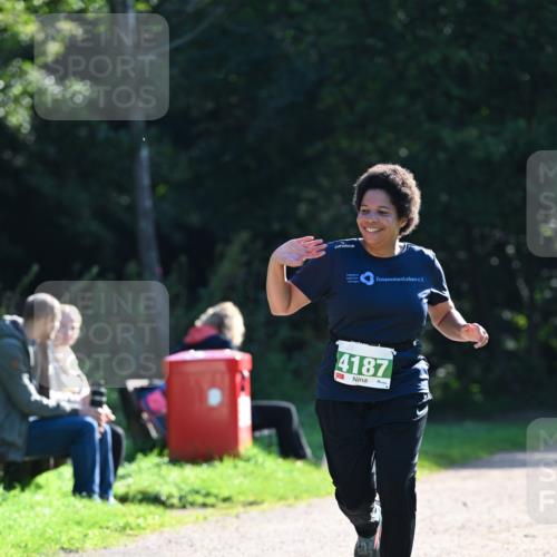 27.09.2026 - 35. Volkslauf durch das schöne Alstertal Dr. Thomas Lammeyer http://msf.ph/oto/10568315 27.09.2026 10:51:46 Laufen 4187 meine-sportfotos.de