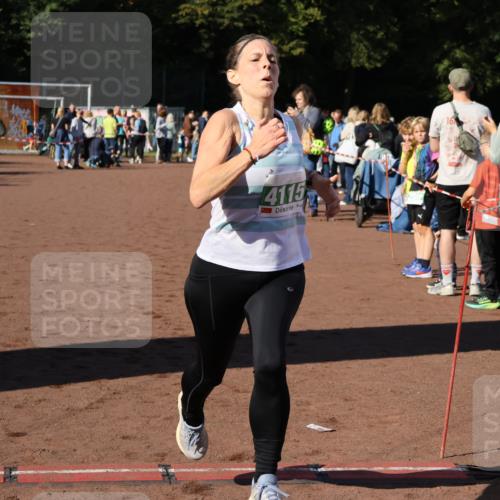 27.09.2026 - 35. Volkslauf durch das schöne Alstertal Strokosch-Dieckow http://msf.ph/oto/10568722 27.09.2026 11:01:02 Ziel 4042, 4115 meine-sportfotos.de
