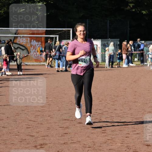 27.09.2026 - 35. Volkslauf durch das schöne Alstertal Strokosch-Dieckow http://msf.ph/oto/10568803 27.09.2026 11:00:44 Ziel 4216 meine-sportfotos.de