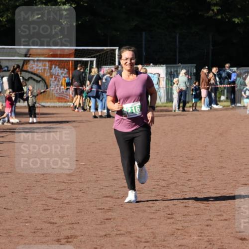 27.09.2026 - 35. Volkslauf durch das schöne Alstertal Strokosch-Dieckow http://msf.ph/oto/10568811 27.09.2026 11:00:44 Ziel 4216 meine-sportfotos.de