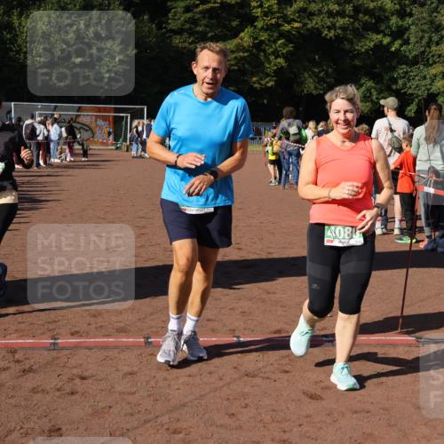 27.09.2026 - 35. Volkslauf durch das schöne Alstertal Strokosch-Dieckow http://msf.ph/oto/10568838 27.09.2026 11:00:31 Ziel 4041, 4080, 4093, 4095 meine-sportfotos.de