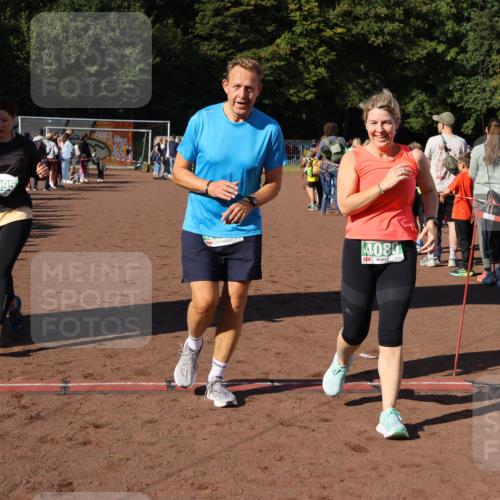 27.09.2026 - 35. Volkslauf durch das schöne Alstertal Strokosch-Dieckow http://msf.ph/oto/10568844 27.09.2026 11:00:31 Ziel 4041, 4080, 4093, 4095 meine-sportfotos.de