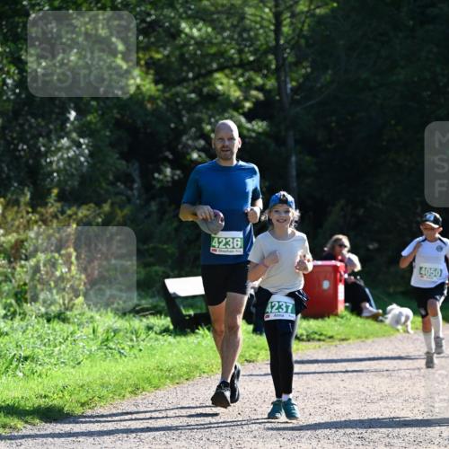 27.09.2026 - 35. Volkslauf durch das schöne Alstertal Dr. Thomas Lammeyer http://msf.ph/oto/10568878 27.09.2026 10:55:07 Laufen 4236, 4237, 4050 meine-sportfotos.de
