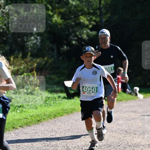 27.09.2026 - 35. Volkslauf durch das schöne Alstertal Dr. Thomas Lammeyer http://msf.ph/oto/10568896 27.09.2026 10:55:10 Laufen 4050, 051 meine-sportfotos.de