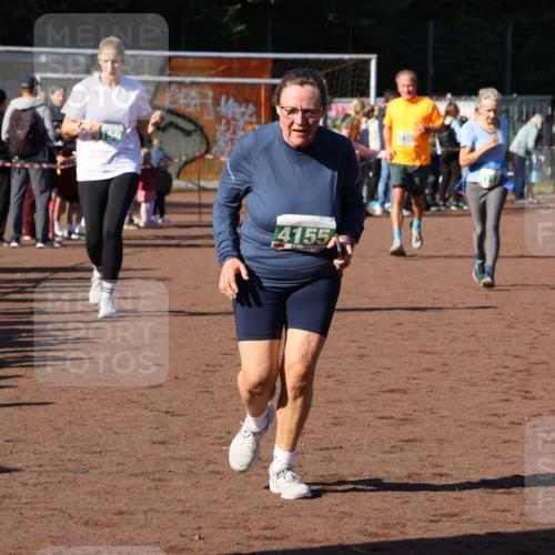 27.09.2026 - 35. Volkslauf durch das schöne Alstertal Strokosch-Dieckow http://msf.ph/oto/10569020 27.09.2026 10:59:50 Ziel 4117, 4130, 4134, 4155, 4159, 4160 meine-sportfotos.de